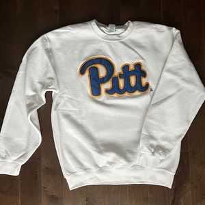 University of Pittsburgh crewneck size M